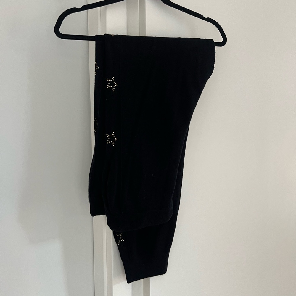 WYSE London Cashmere Joggers with star detail